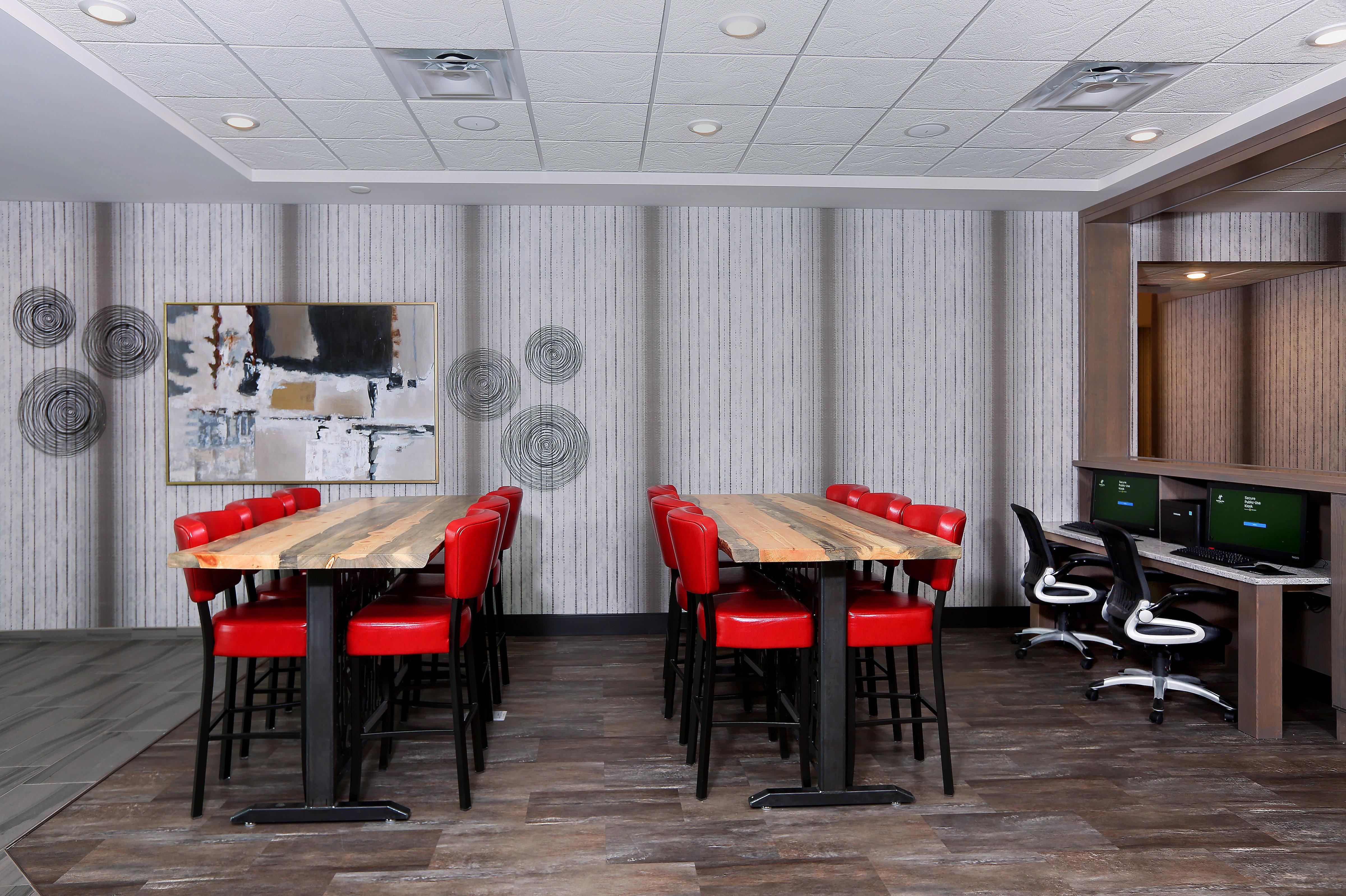 Holiday Inn & Suites Sioux Falls - Airport By Ihg Екстер'єр фото