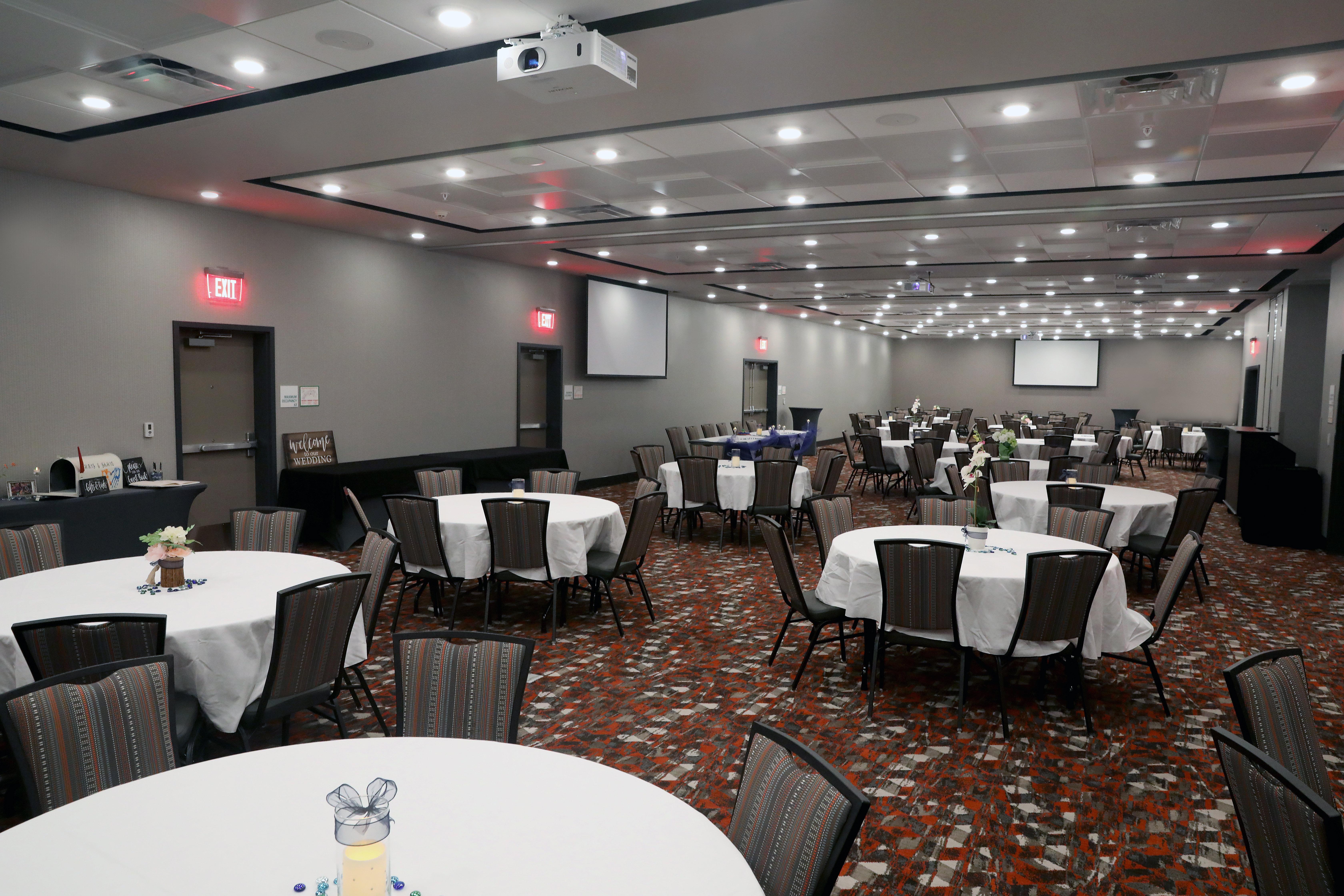 Holiday Inn & Suites Sioux Falls - Airport By Ihg Екстер'єр фото